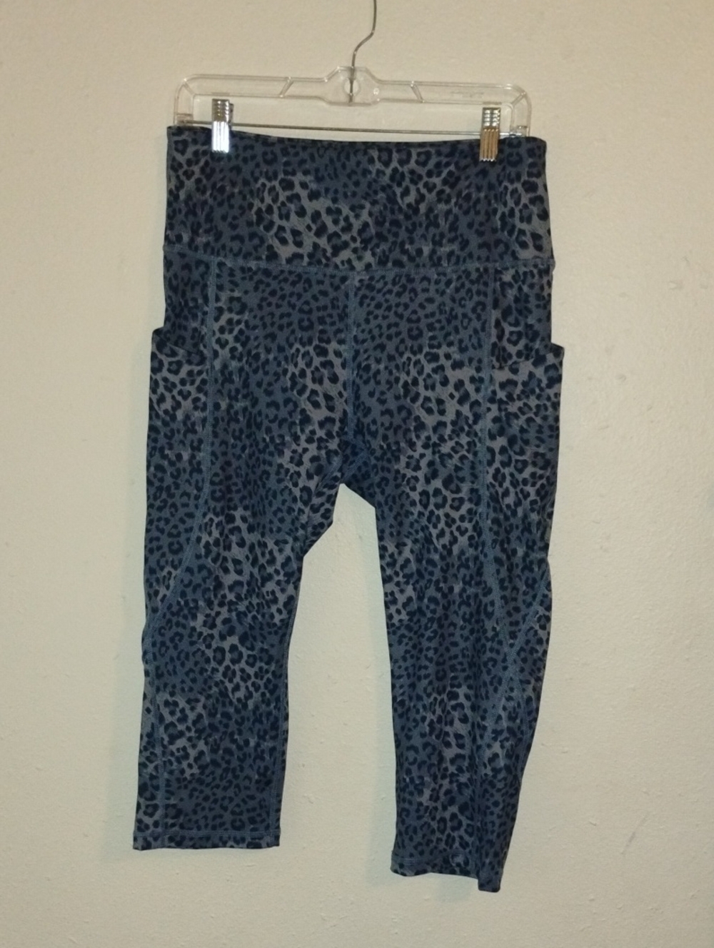 Ododos Capri Leggings With Pockets - Blue Leopard Print XL